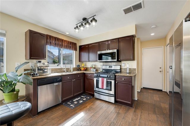 901 Primrose Lane, Corona, CA 92878