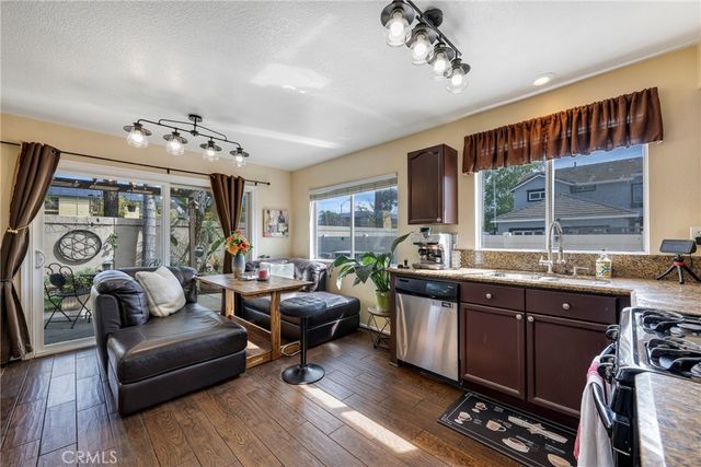 901 Primrose Lane, Corona, CA 92878