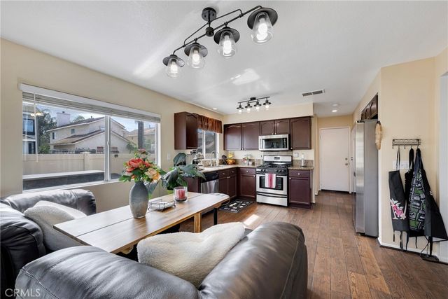 901 Primrose Lane, Corona, CA 92878