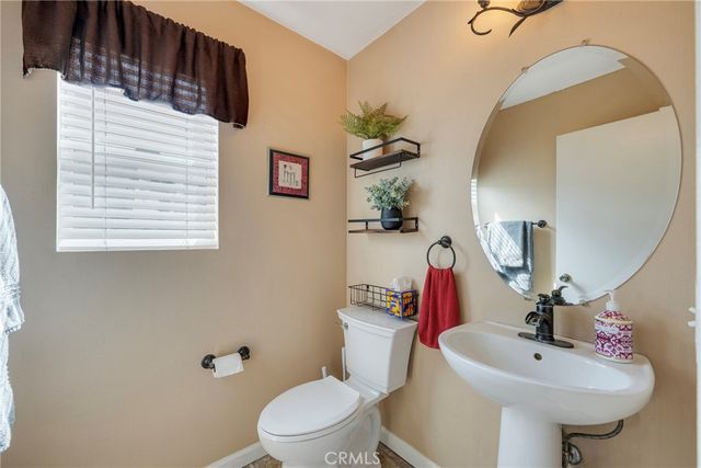 901 Primrose Lane, Corona, CA 92878