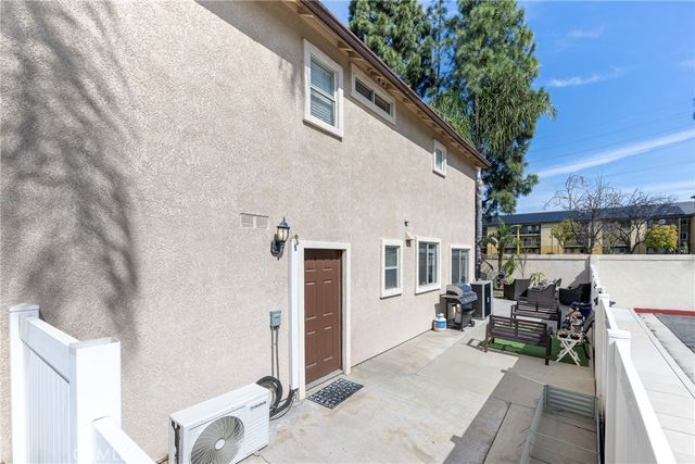 901 Primrose Lane, Corona, CA 92878