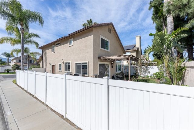 901 Primrose Lane, Corona, CA 92878