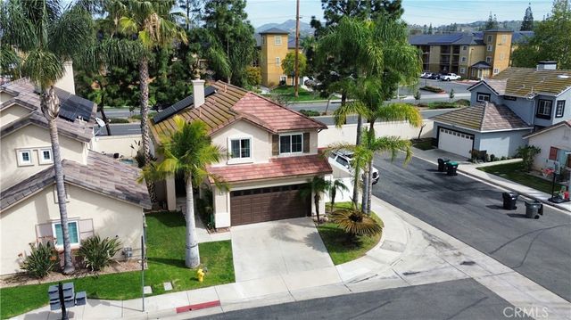 901 Primrose Lane, Corona, CA 92878