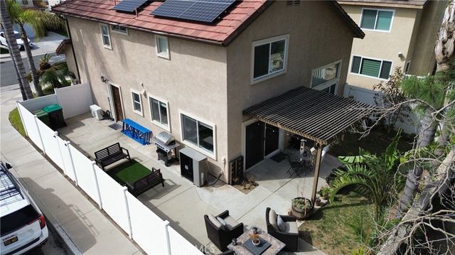 901 Primrose Lane, Corona, CA 92878