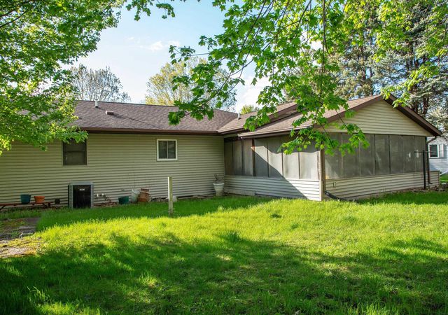 206 NW 24th Street, Waverly, IA 50677