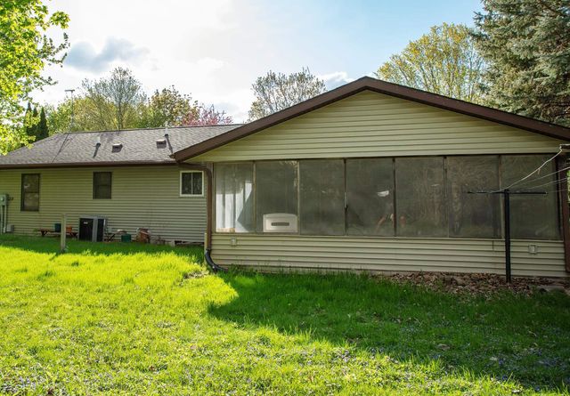206 NW 24th Street, Waverly, IA 50677