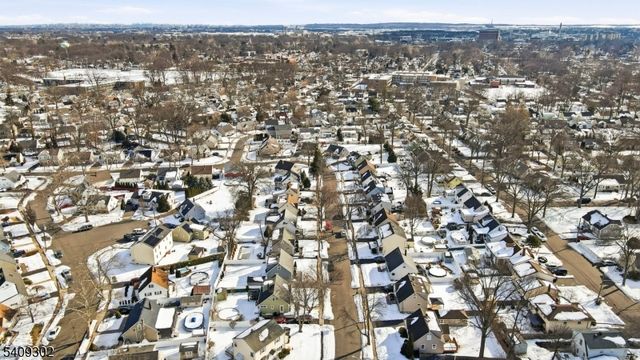 814 Falesky St, Rahway City, NJ 07065