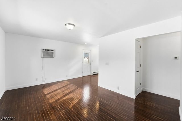 814 Falesky St, Rahway City, NJ 07065