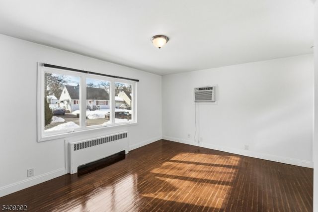 814 Falesky St, Rahway City, NJ 07065