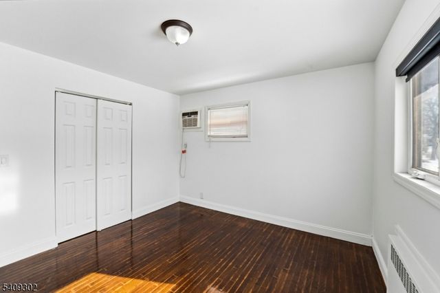 814 Falesky St, Rahway City, NJ 07065