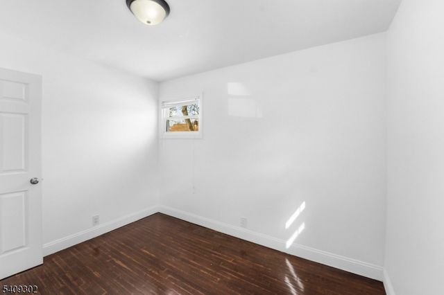 814 Falesky St, Rahway City, NJ 07065