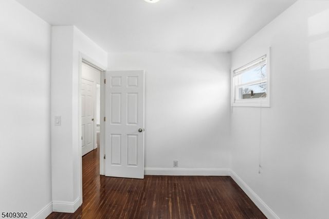 814 Falesky St, Rahway City, NJ 07065