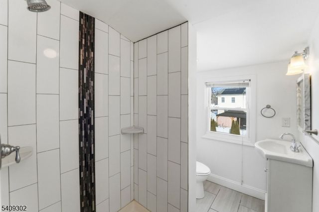 814 Falesky St, Rahway City, NJ 07065