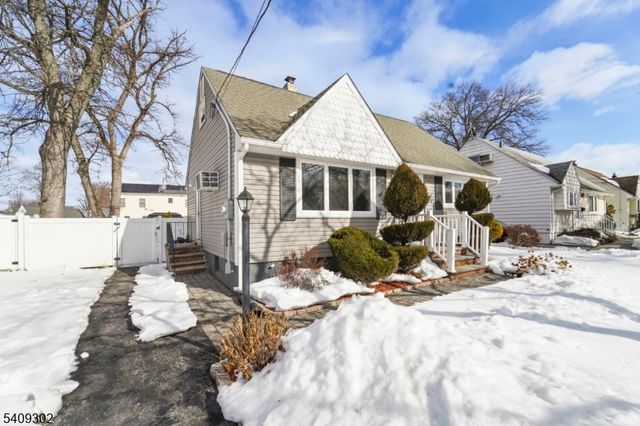 814 Falesky St, Rahway City, NJ 07065