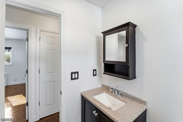 814 Falesky St, Rahway City, NJ 07065