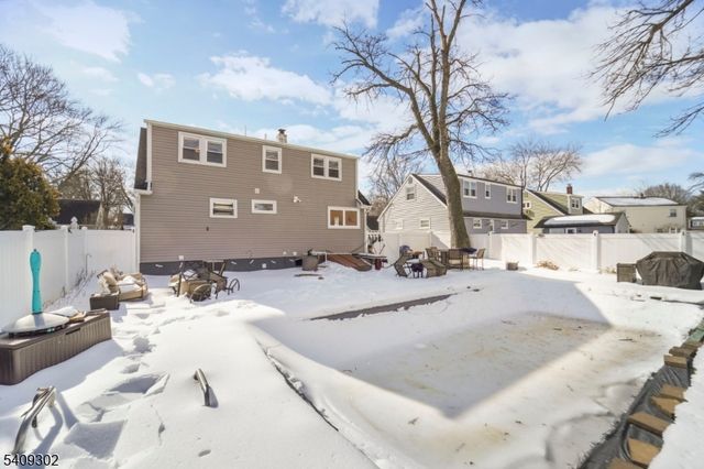 814 Falesky St, Rahway City, NJ 07065