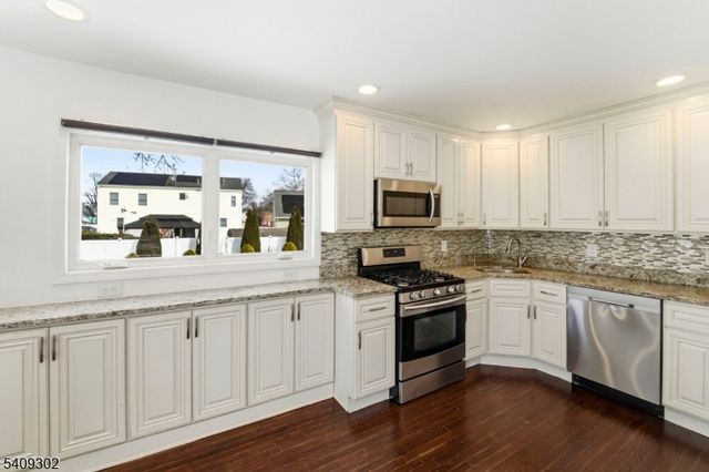 814 Falesky St, Rahway City, NJ 07065