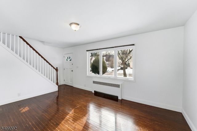 814 Falesky St, Rahway City, NJ 07065