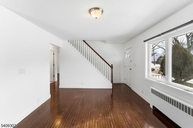 814 Falesky St, Rahway City, NJ 07065