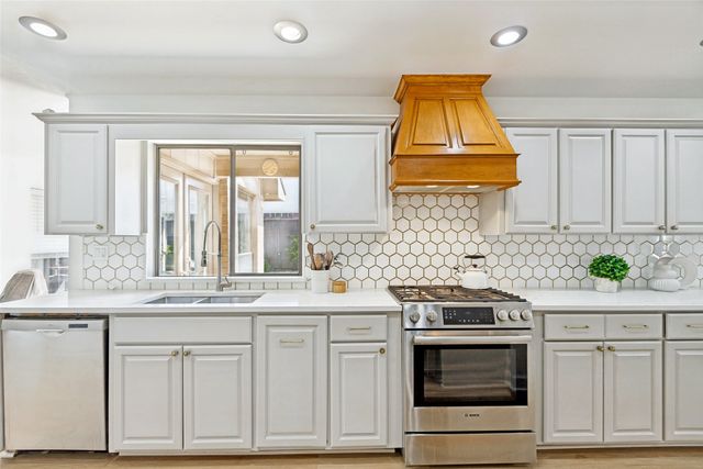 5805 Sand Shell Court, Dallas, TX 75252