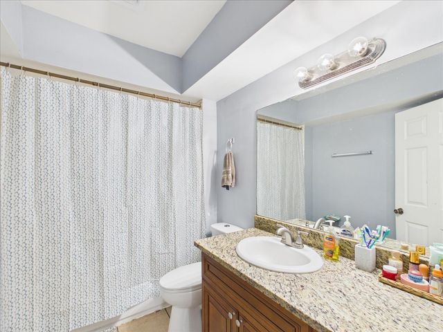 121 Fairway Road, Carpentersville, IL 60110