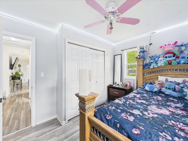 121 Fairway Road, Carpentersville, IL 60110