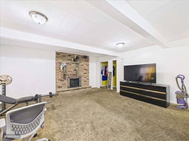 121 Fairway Road, Carpentersville, IL 60110