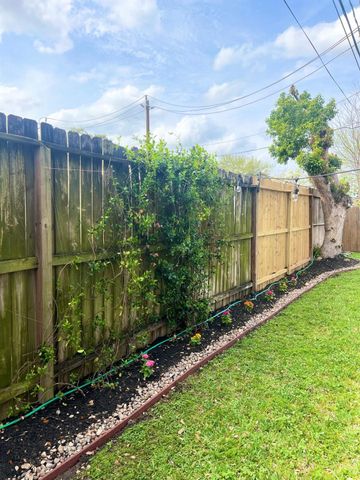 867 Carlingford Lane, Houston, TX 77079