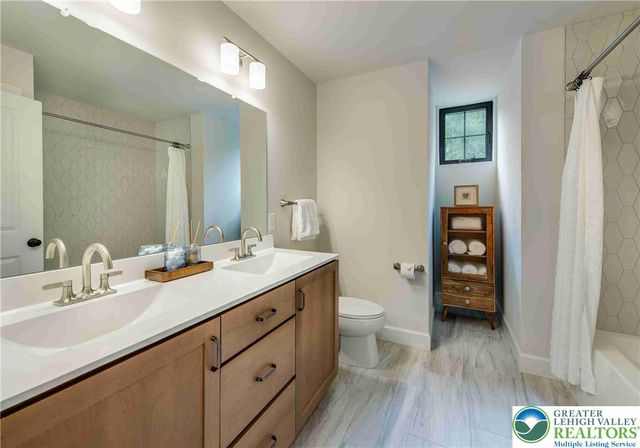 4825 South Mountain Drive, Upper Milford Twp, PA 18049
