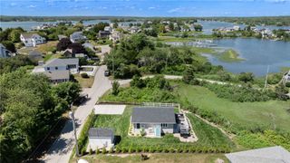 17 Goose Island Road, Narragansett, RI 02882