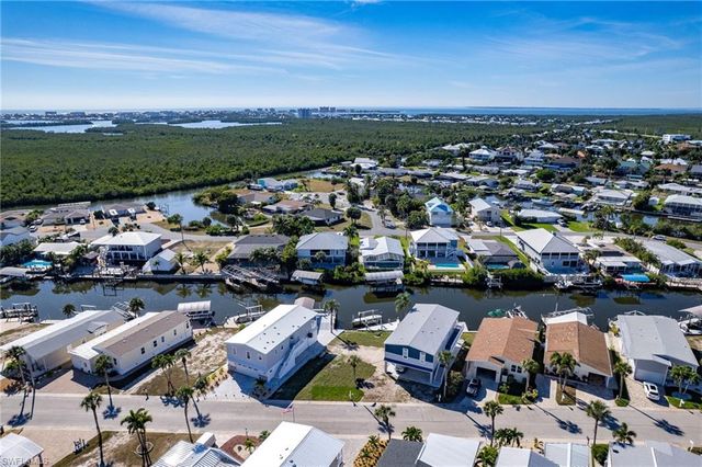 11550 Dogwood LN, Fort Myers Beach, FL 33931