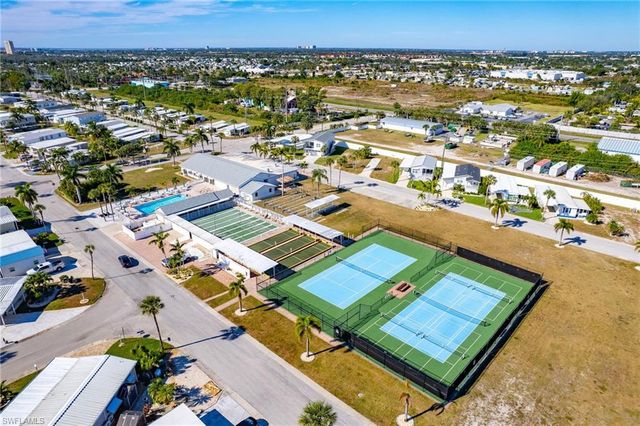 11550 Dogwood LN, Fort Myers Beach, FL 33931