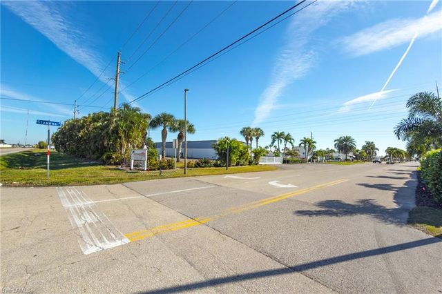 11550 Dogwood LN, Fort Myers Beach, FL 33931