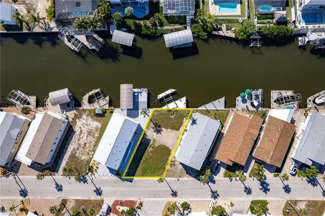 11550 Dogwood LN, Fort Myers Beach, FL 33931