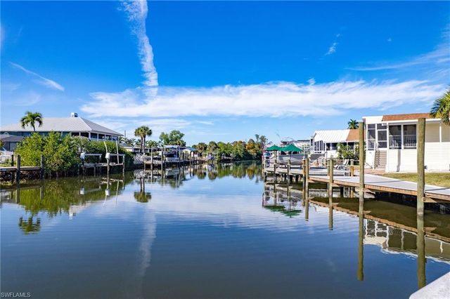 11550 Dogwood LN, Fort Myers Beach, FL 33931