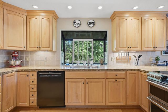 116 Rock Canyon Ct, Folsom, CA 95630