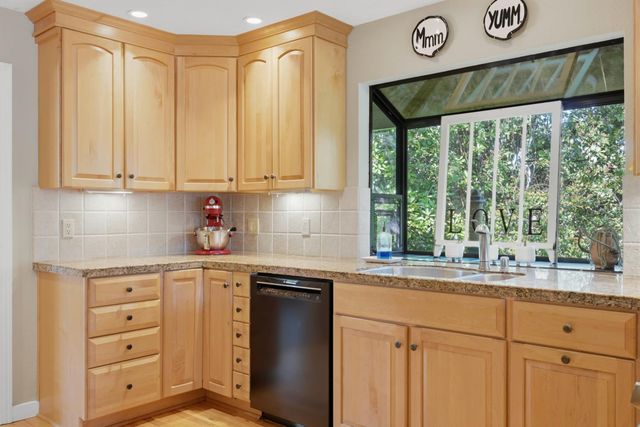 116 Rock Canyon Ct, Folsom, CA 95630