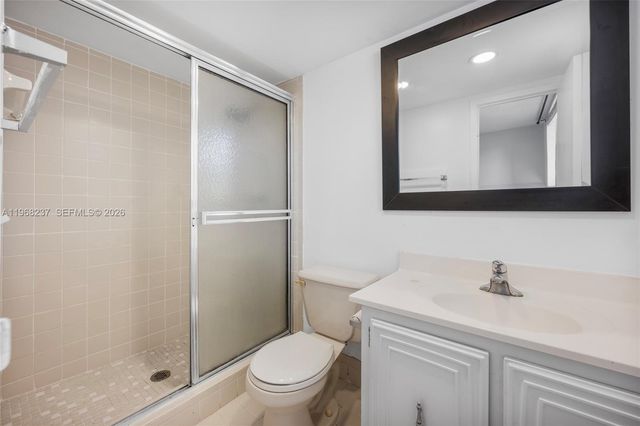 2861 Somerset Dr 104, Lauderdale Lakes, FL 33311