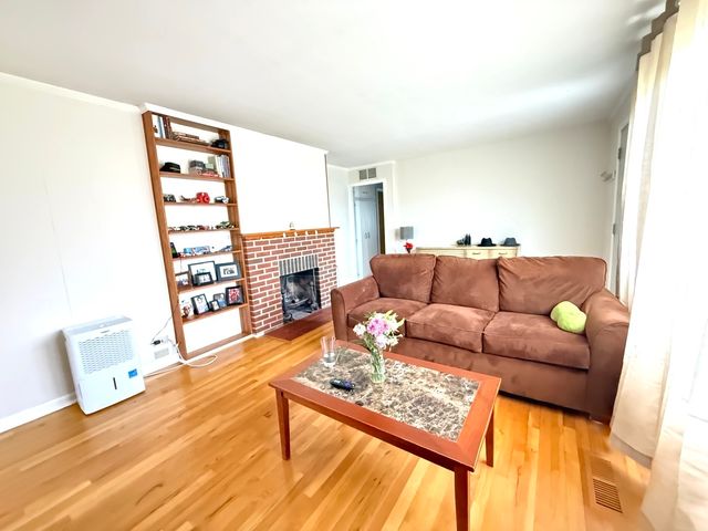 360 Niagara Street, Park Forest, IL 60466
