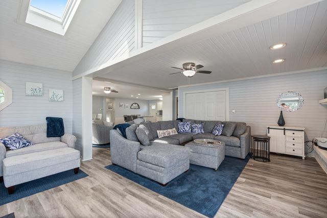 58 EMS T17A Lane, Leesburg, IN 46538