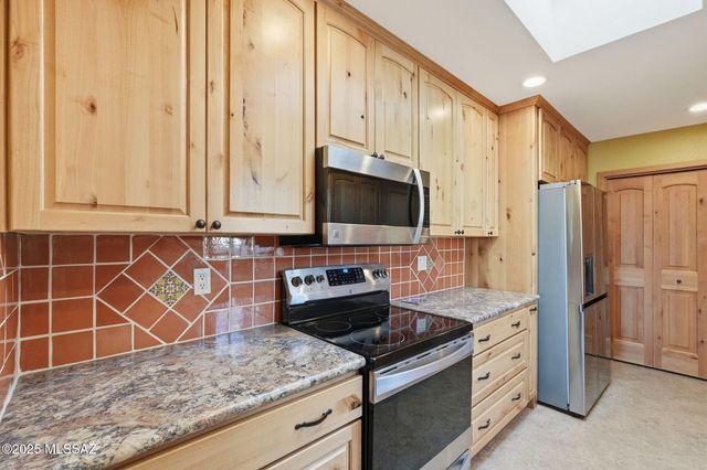 955 S Camino Del Monte, Green Valley, AZ 85614