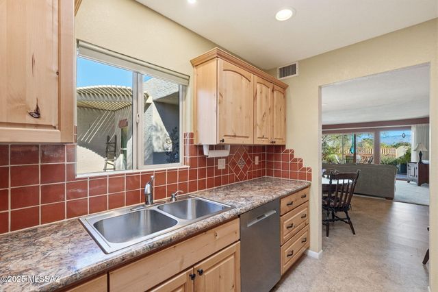 955 S Camino Del Monte, Green Valley, AZ 85614