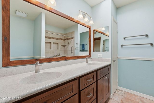 955 S Camino Del Monte, Green Valley, AZ 85614