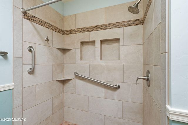 955 S Camino Del Monte, Green Valley, AZ 85614