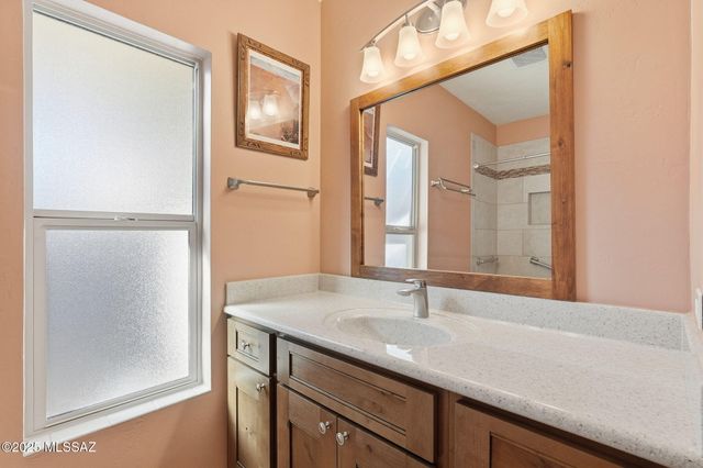 955 S Camino Del Monte, Green Valley, AZ 85614