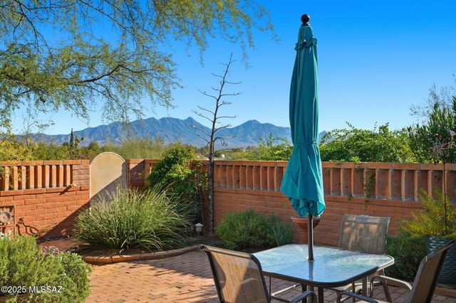 955 S Camino Del Monte, Green Valley, AZ 85614