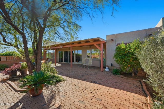 955 S Camino Del Monte, Green Valley, AZ 85614