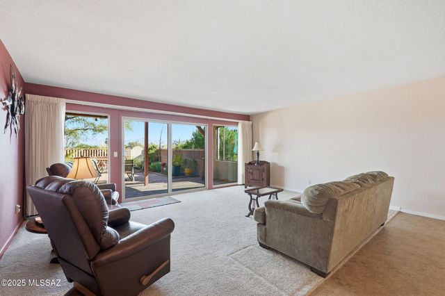 955 S Camino Del Monte, Green Valley, AZ 85614