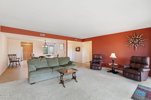 955 S Camino Del Monte, Green Valley, AZ 85614