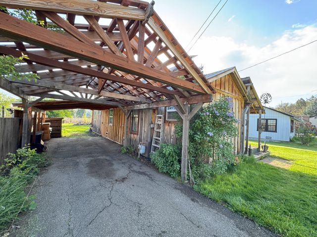 24795 Long Street, Fall River Mills, CA 96028